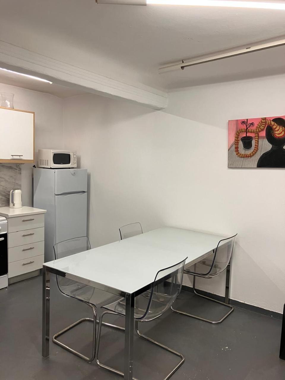 Stylish, Basement Studio With Roof Top Access - Ep9B Atenas Exterior foto